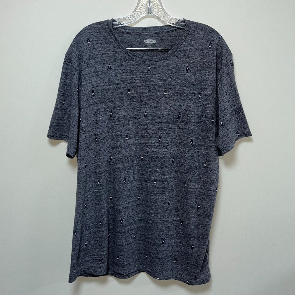Old Navy Gray Gnome Short Sleeve T-Shirt